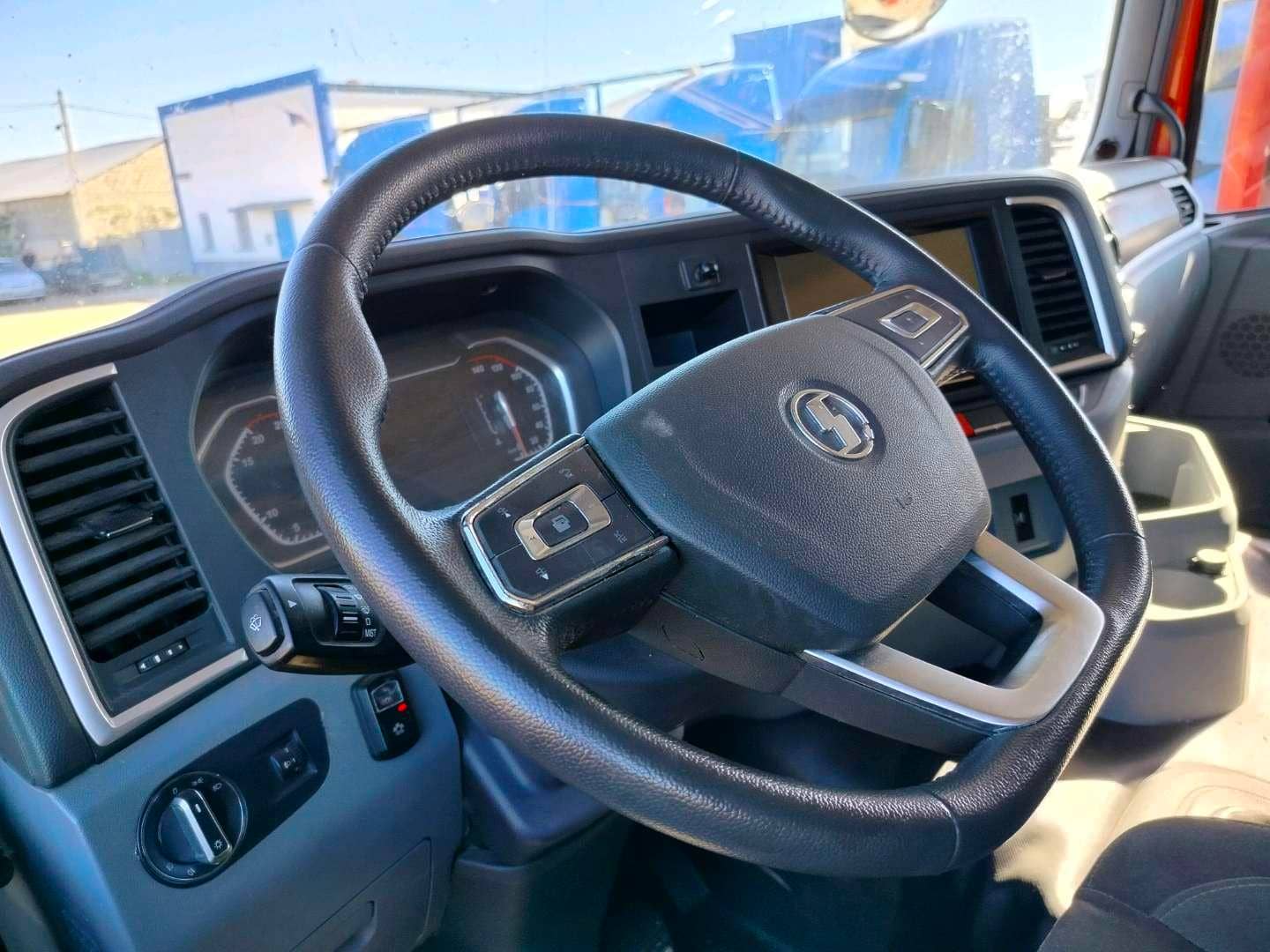 Shacman SX33186V366,  354 210 км, 2023 года в лизинг