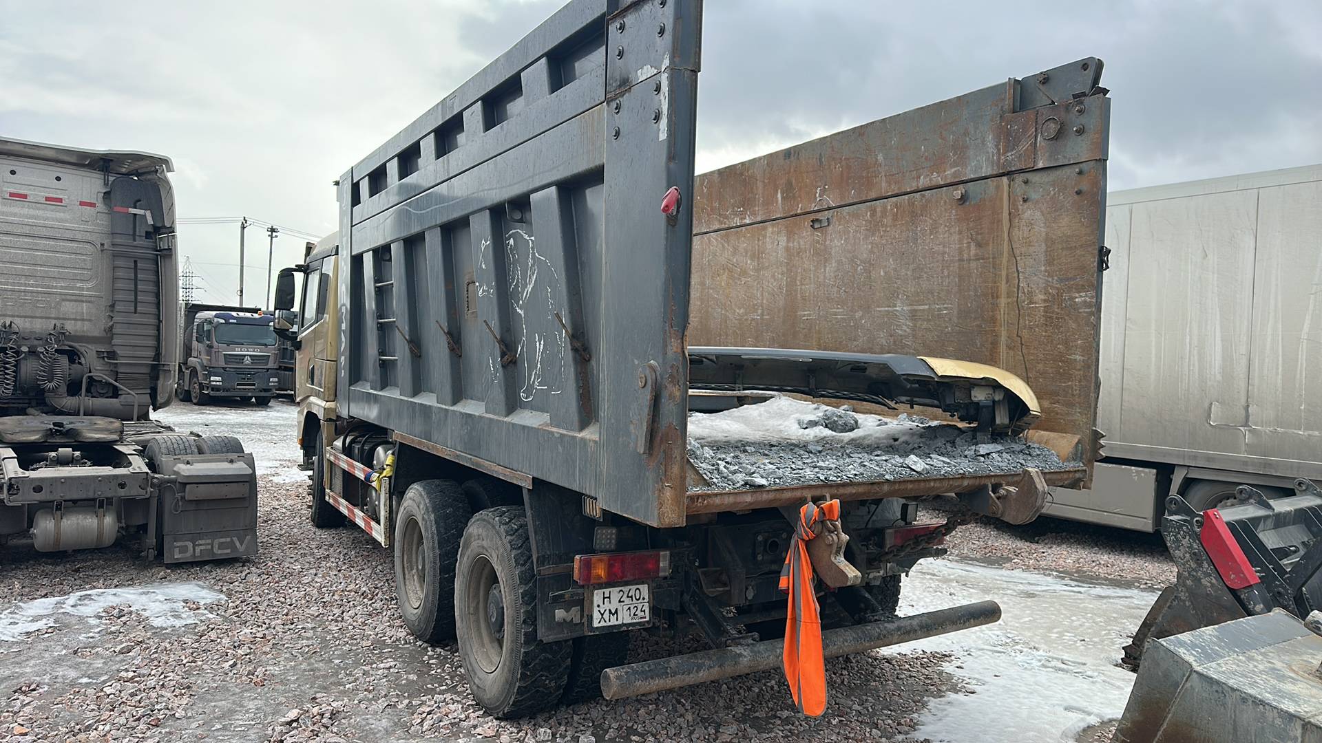 Shacman SX32586V384,  115 000 км, 2023 года