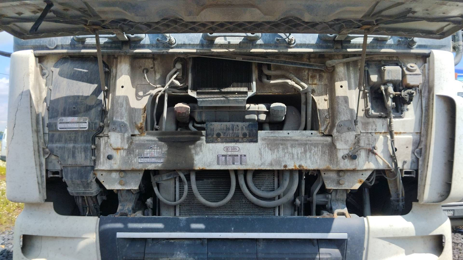 DAF XF105.460 FT 4x2 (Space Cab),  999 321 км, 2015 года в лизинг