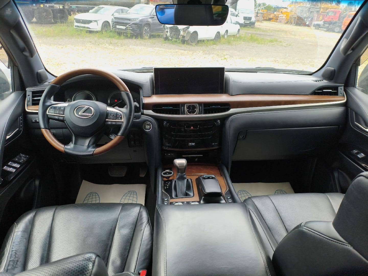 Lexus LX 570,  116 767 км, 2019 года в лизинг