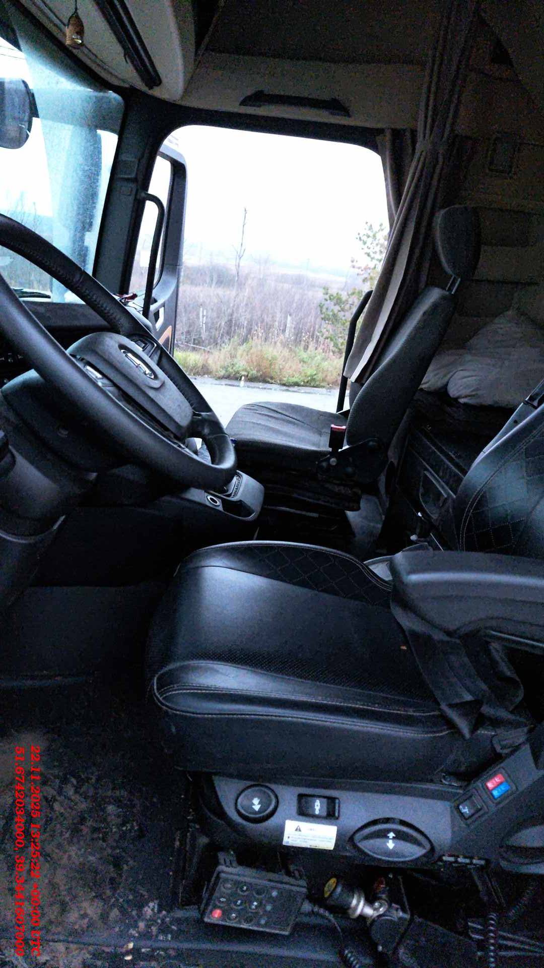 Shacman SX4188YY381,  316 771 км, 2023 года в лизинг