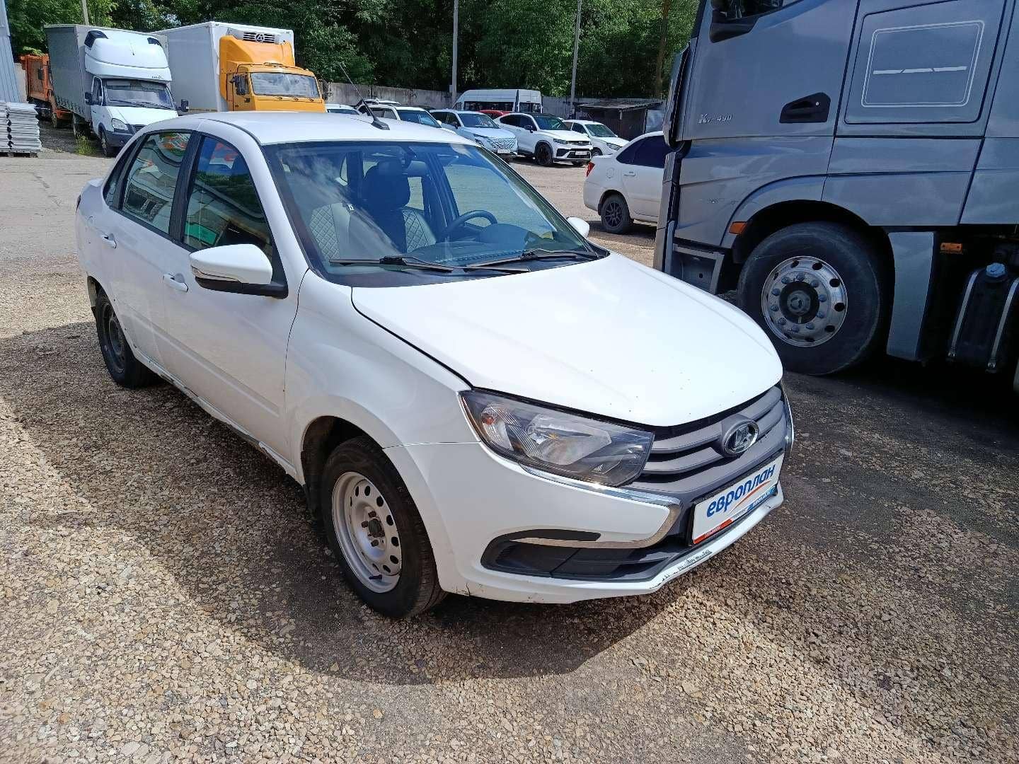 Lada Granta седан,  309 130 км, 2023 года в лизинг