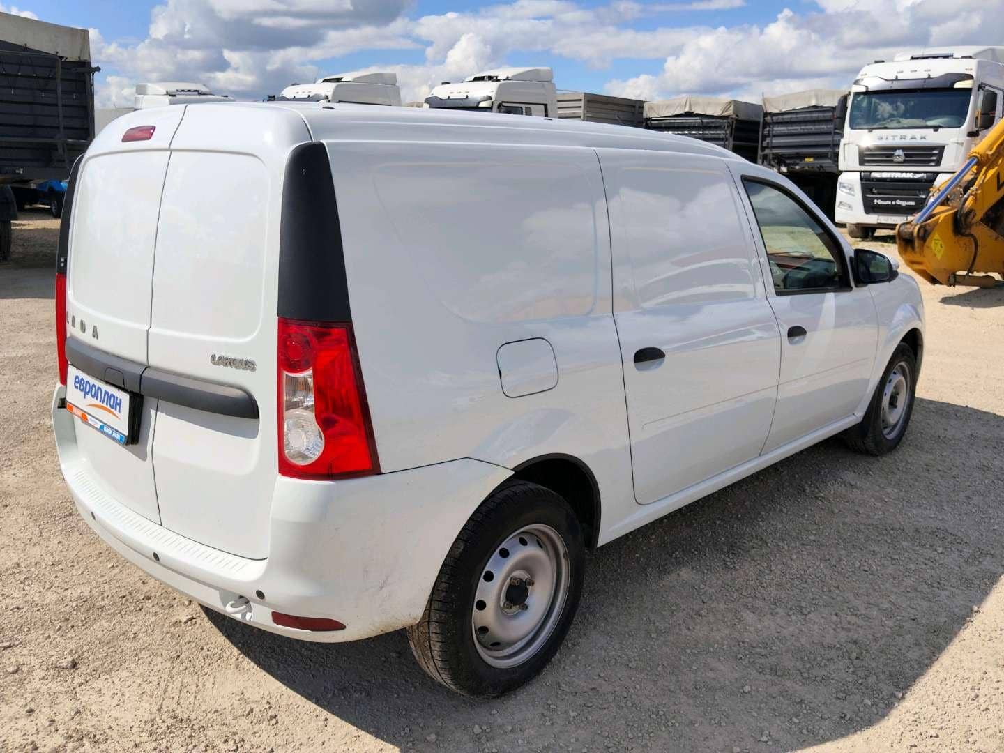 Lada Largus фургон,  27 912 км, 2024 года в лизинг