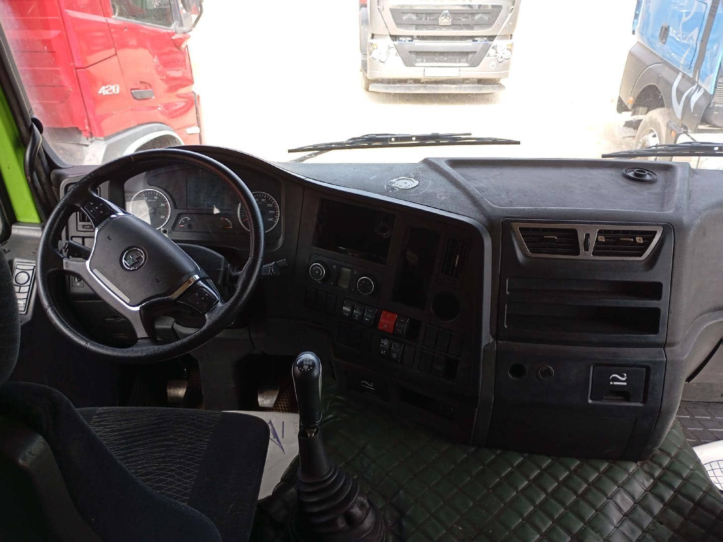 Shacman SX331863366,  209 138 км, 2022 года в лизинг