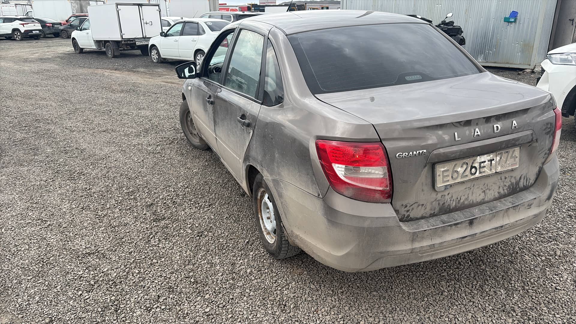 Lada Granta седан,  142 536 км, 2021 года