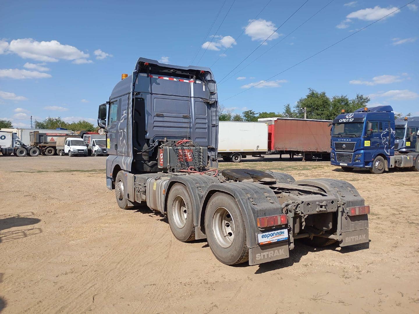 Sitrak С7Н MAX 6×4 ZZ4256V364HE,  205 191 км, 2023 года в лизинг