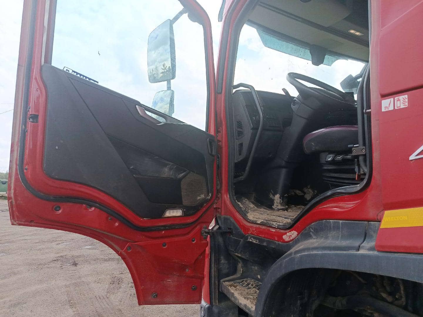 Volvo FM 420 8x4 (FMX),  395 404 км, 2022 года в лизинг