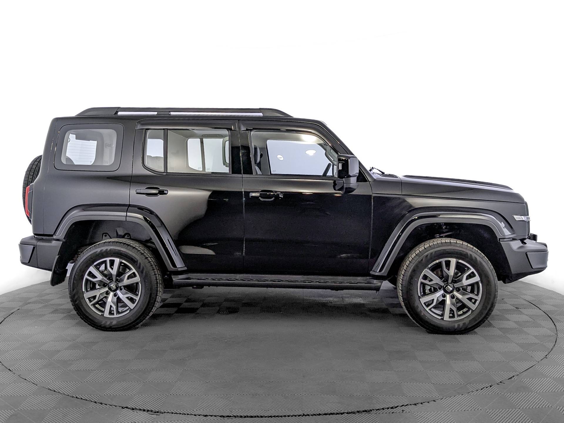 Tank 300 City Adventure 2.0 8AT 4WD