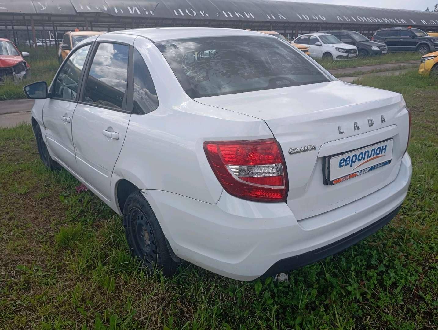 Lada Granta седан,  107 355 км, 2023 года в лизинг