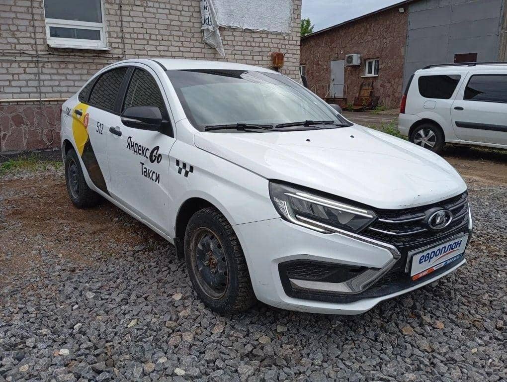 Lada Vesta седан,  183 191 км, 2024 года в лизинг