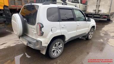 Lada Niva Travel