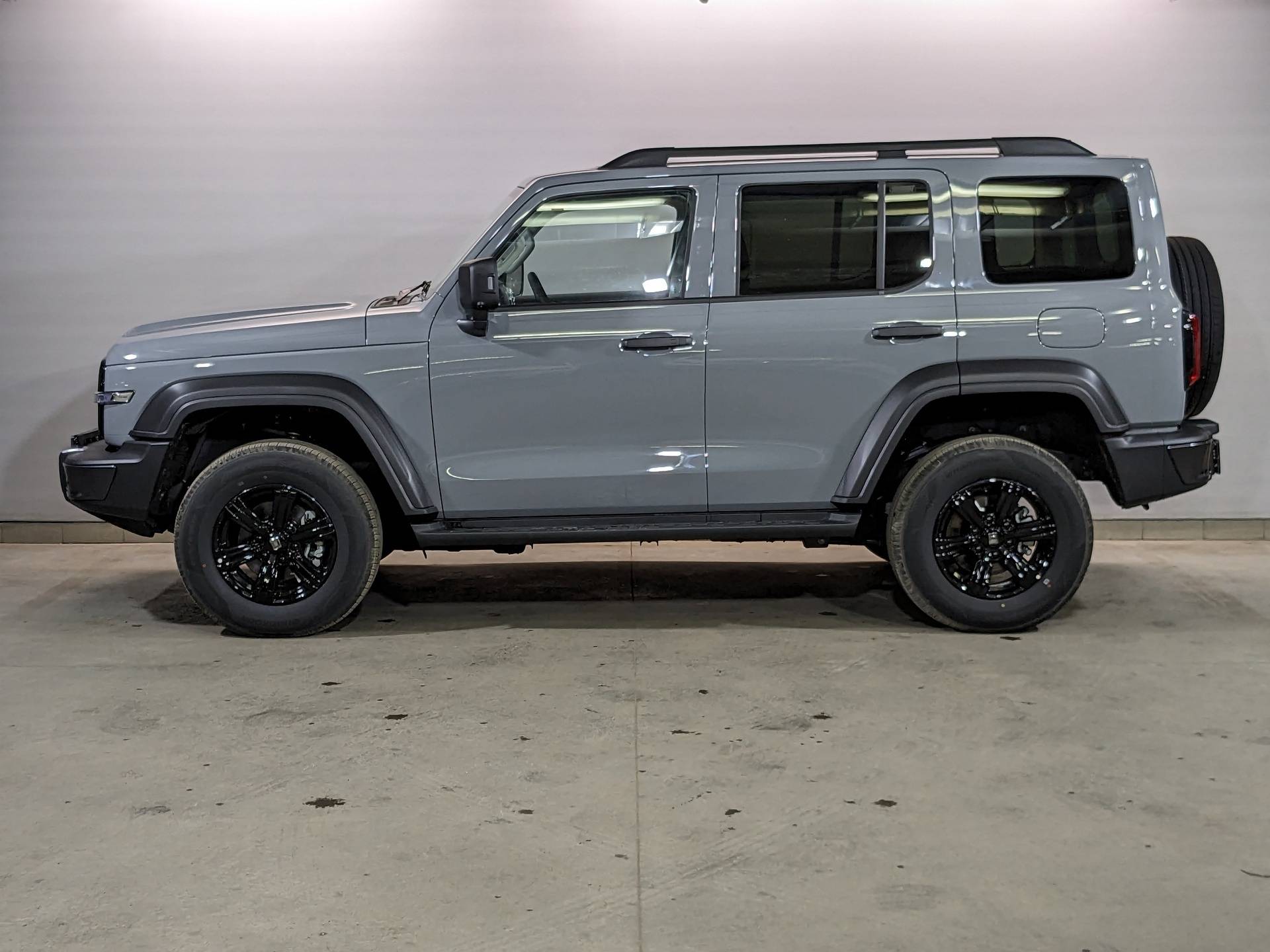 Tank 300 City Premium 2.0 8AT 4WD