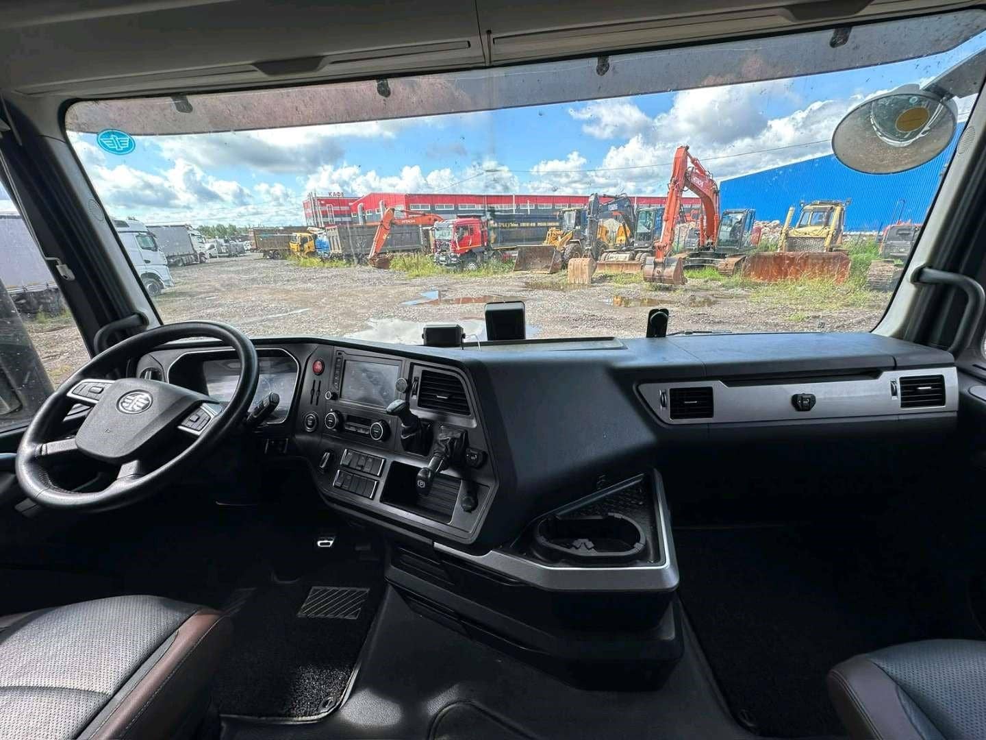 FAW CA4180P77K25E5 4x2,  340 231 км, 2023 года в лизинг