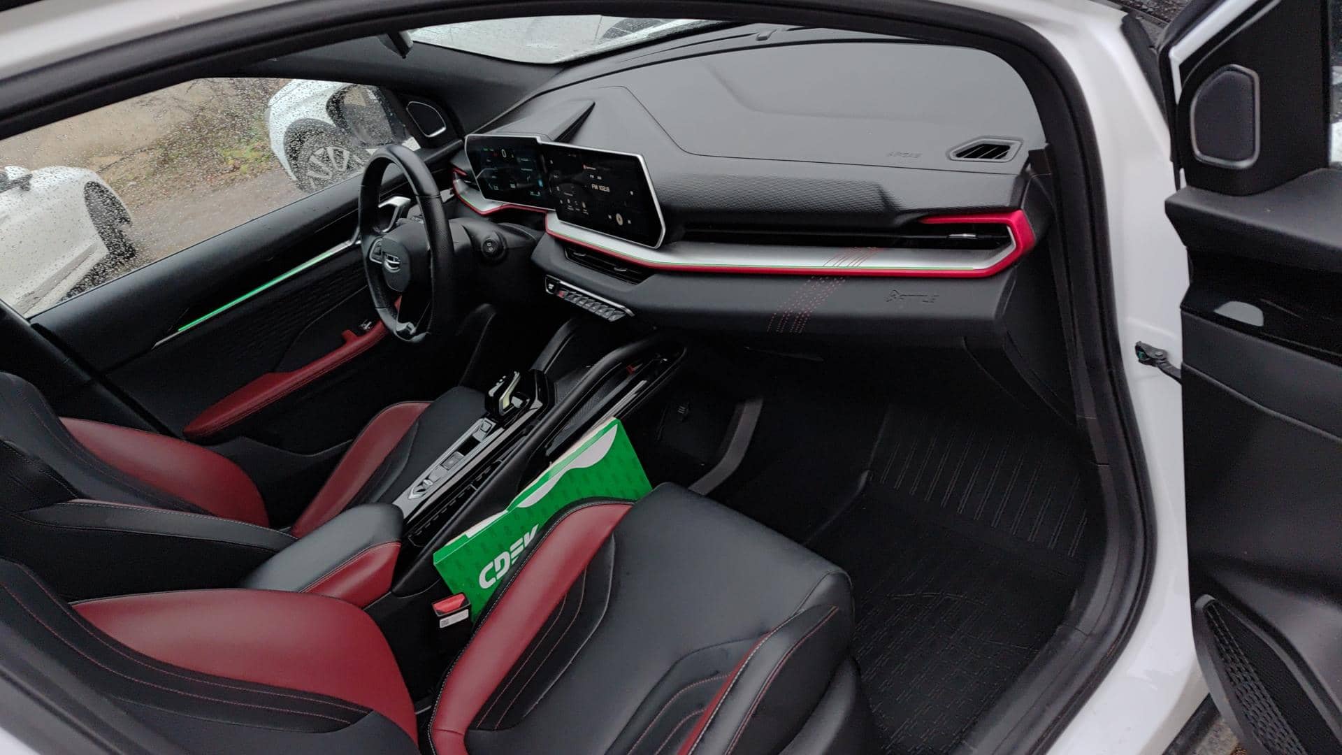 Geely Coolray,  63 957 км, 2023 года в лизинг