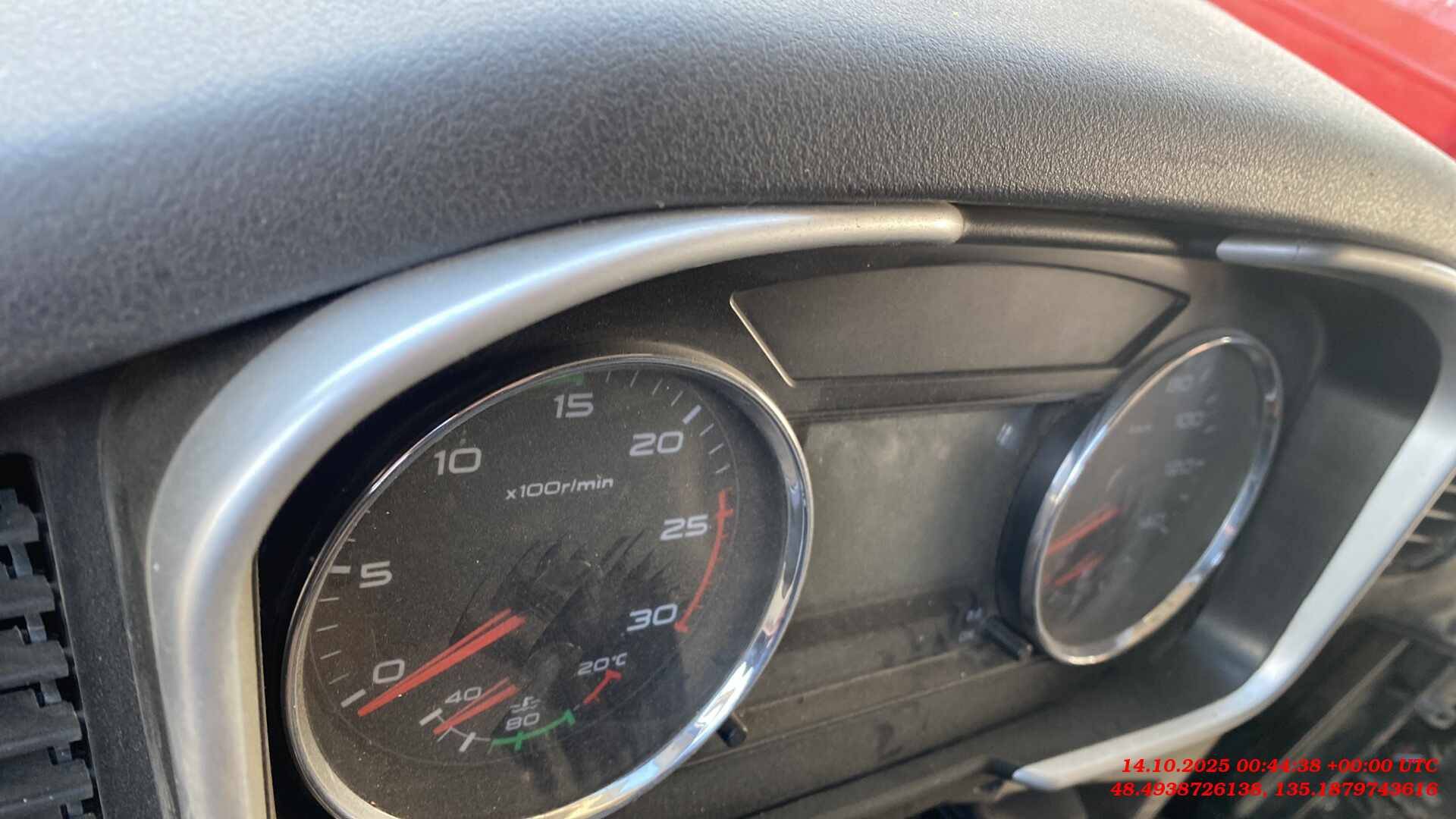 FAW CA3250P66K2T1E5 6х4,  300 000 км, 2022 года в лизинг