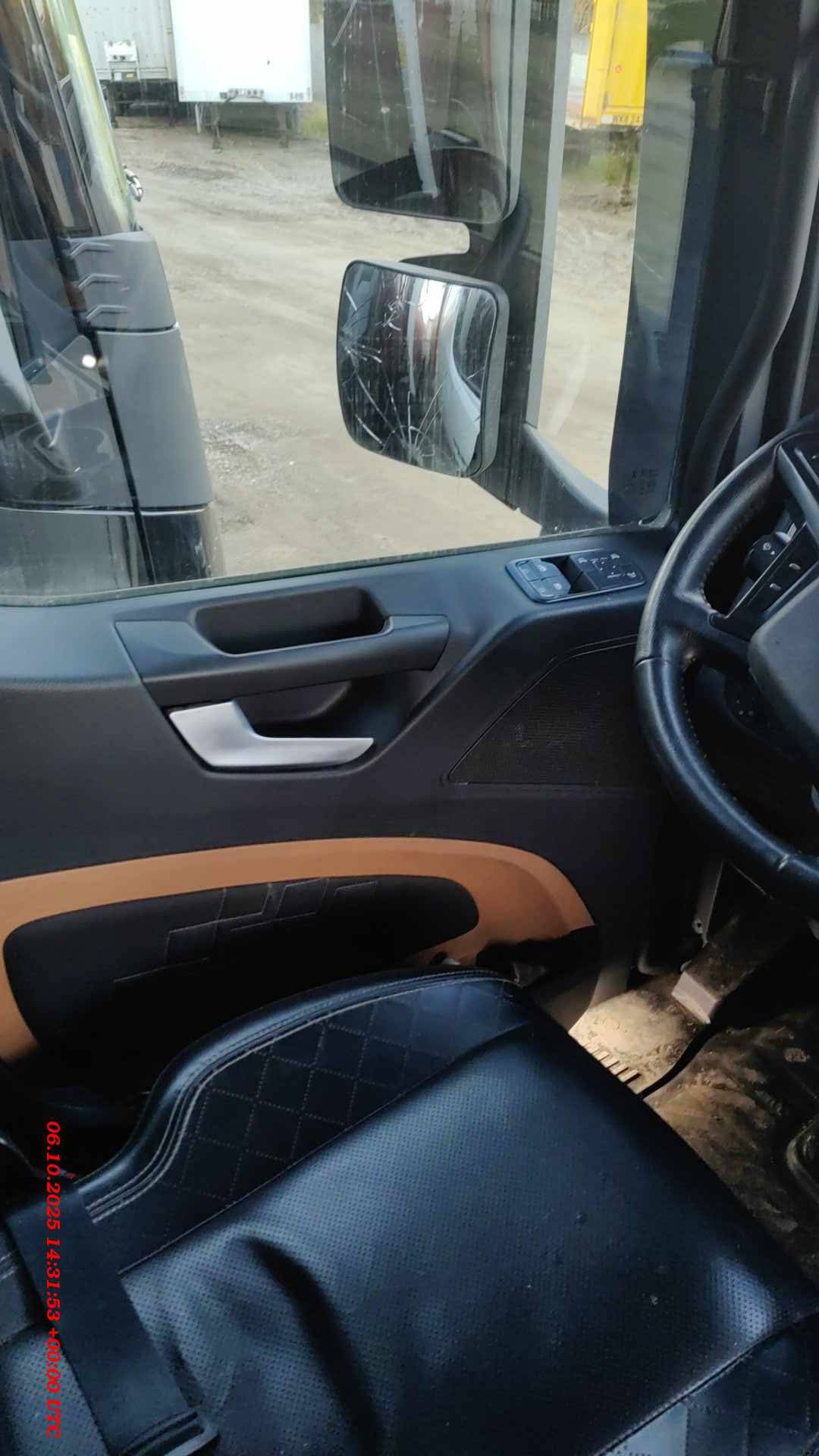 Shacman SX4188YY381,  347 004 км, 2023 года в лизинг