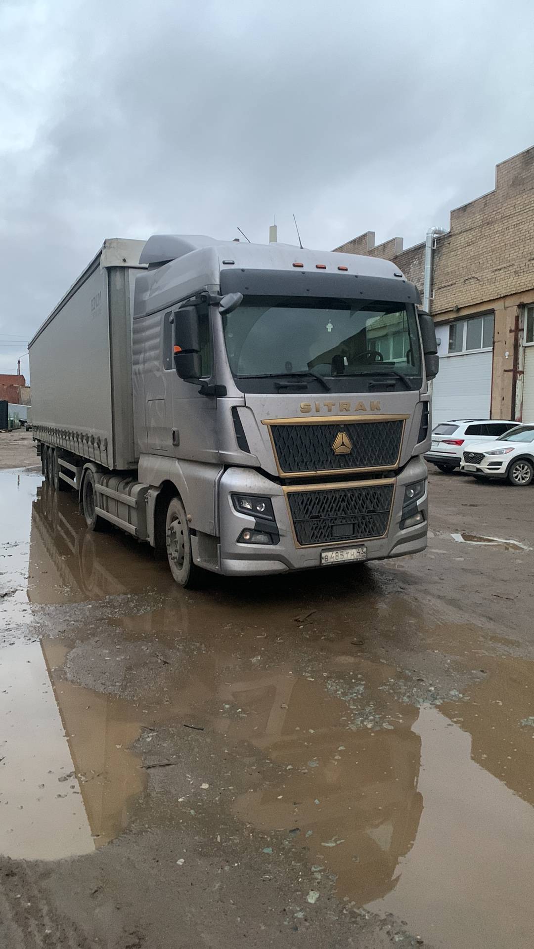 Sitrak C7H 4x2 ZZ4186V361HE,  496 525 км, 2022 года в лизинг