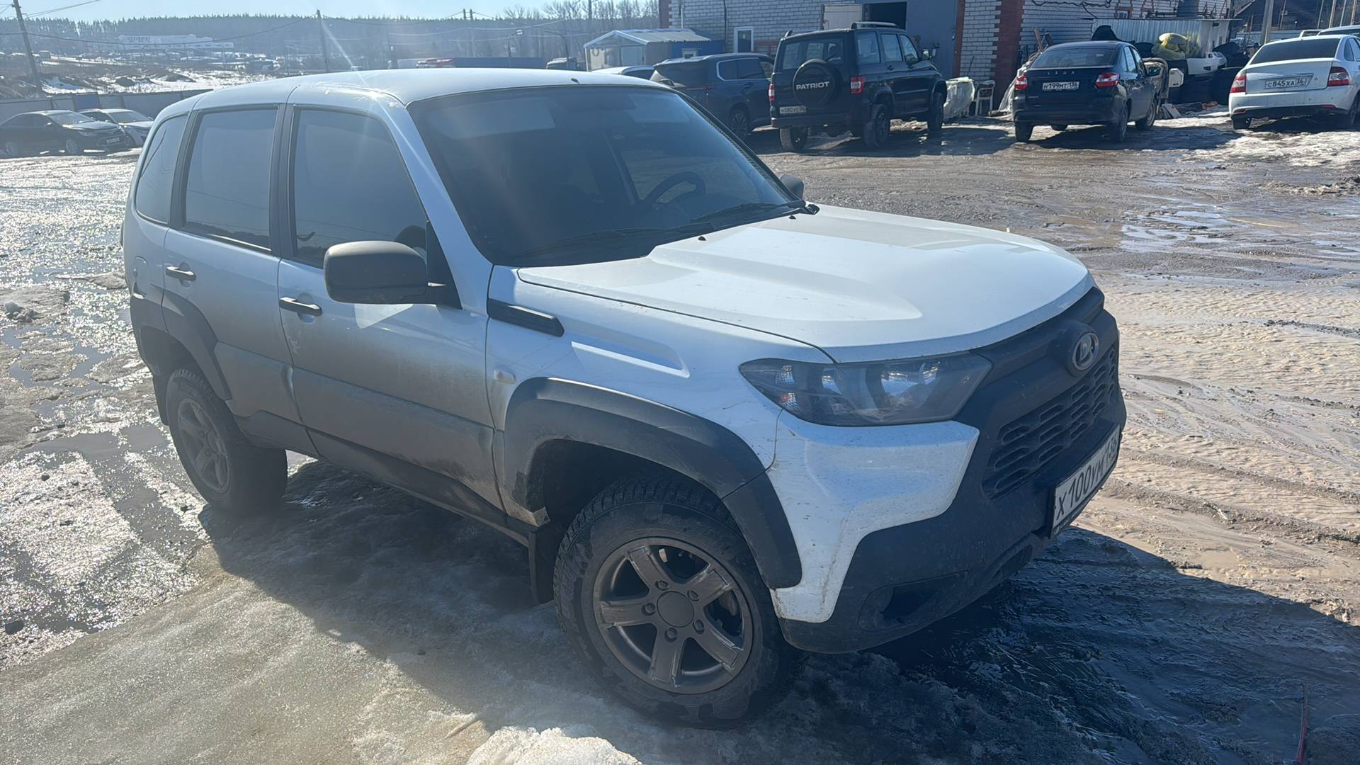 Lada Niva Travel