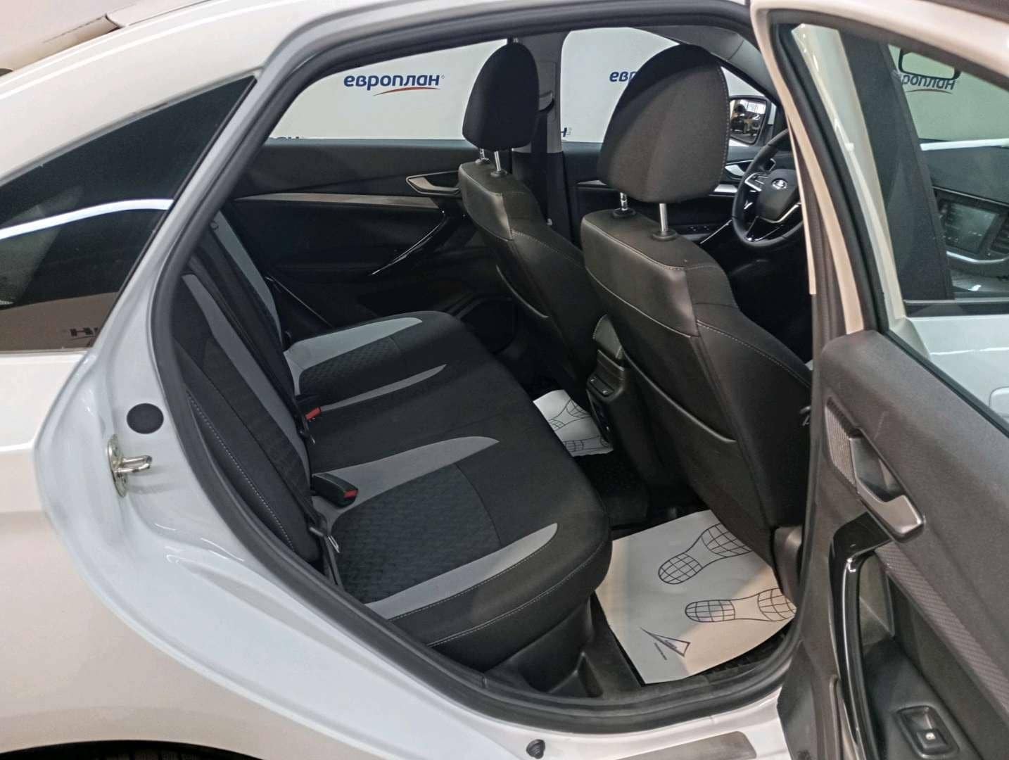 Lada Vesta седан,  42 793 км, 2024 года в лизинг