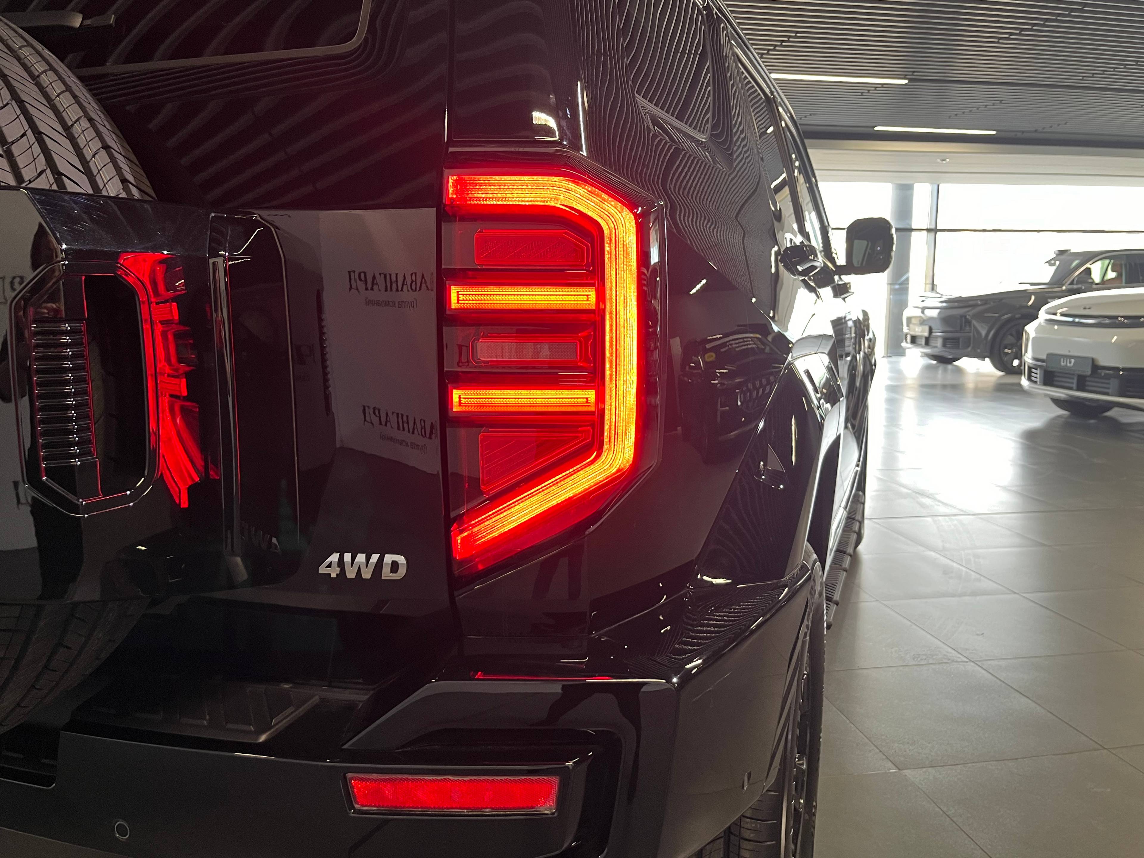 Tank 400 2.0T AT 4WD Premium