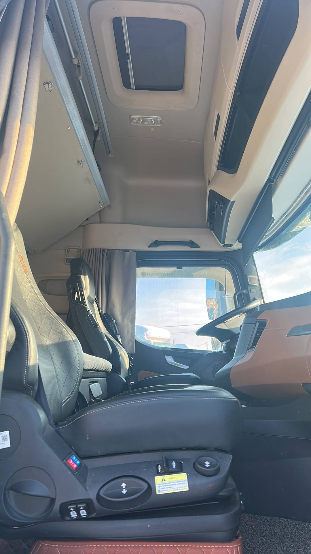 Shacman SX4188YY381,  253 971 км, 2024 года в лизинг