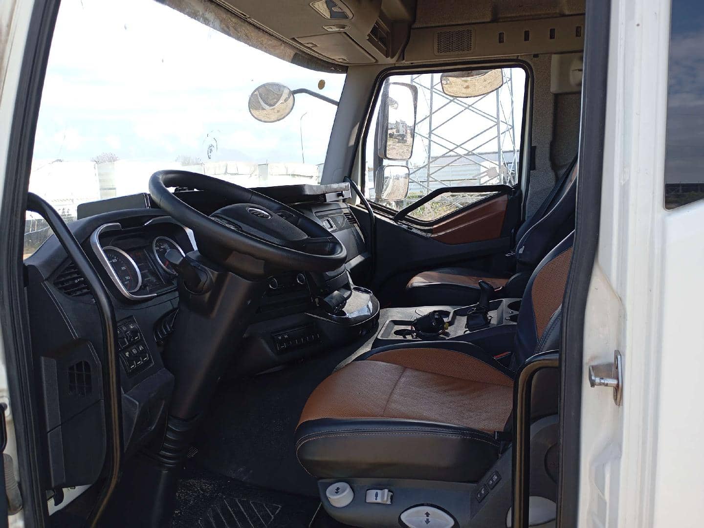FAW CA4180P66K25E5 4x2,  250 505 км, 2023 года в лизинг