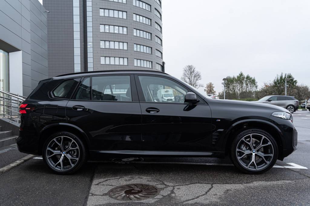 BMW X5 xDrive30Li AT Premium M Sport