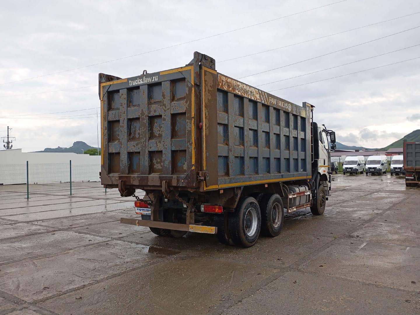 FAW CA3250P66K24T1E5 6х4,  216 492 км, 2023 года в лизинг