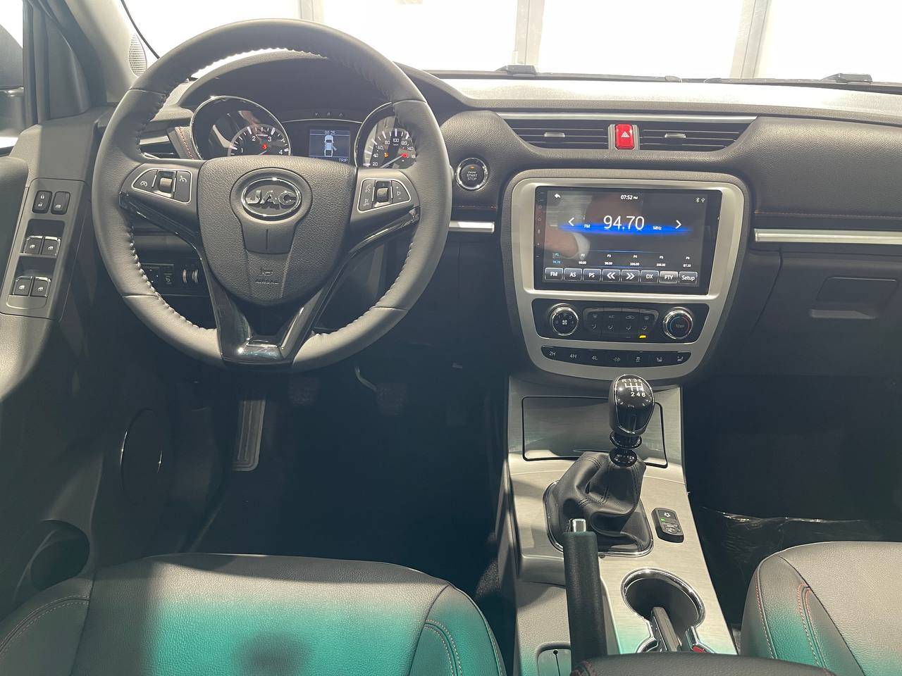 JAC T8 Full Extra 2.0T 6MT 4WD