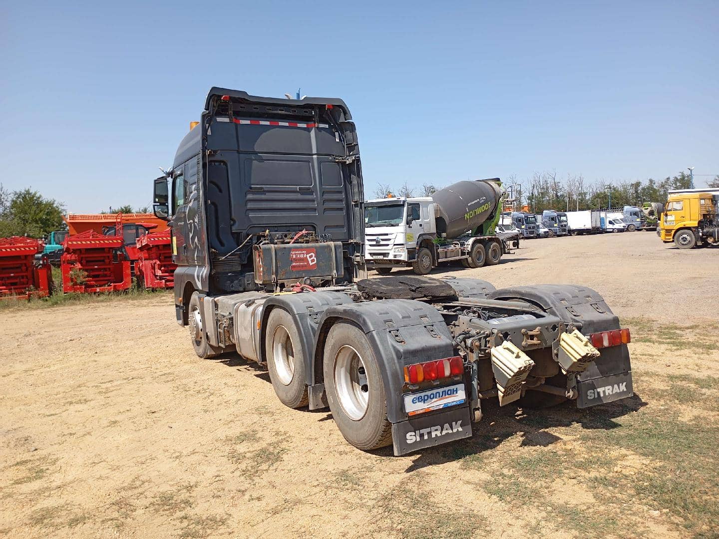 Sitrak С7Н MAX 6×4 ZZ4256V364HE,  180 049 км, 2023 года в лизинг
