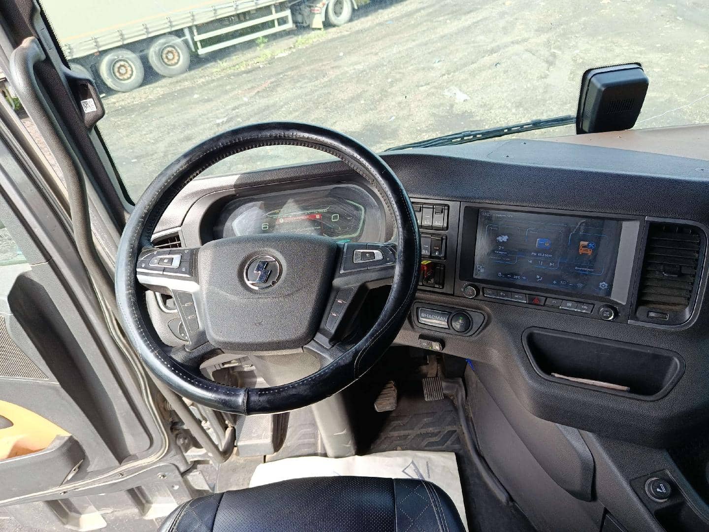 Shacman SX4188YY381,  397 901 км, 2024 года в лизинг