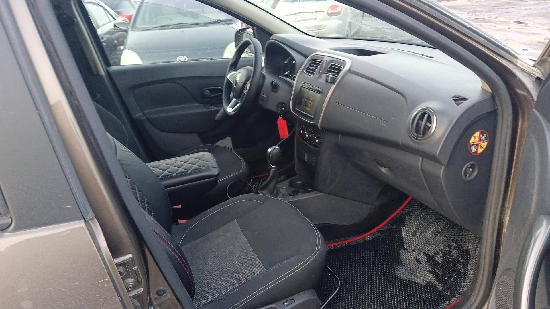Renault Logan Stepway,  168 686 км, 2021 года
