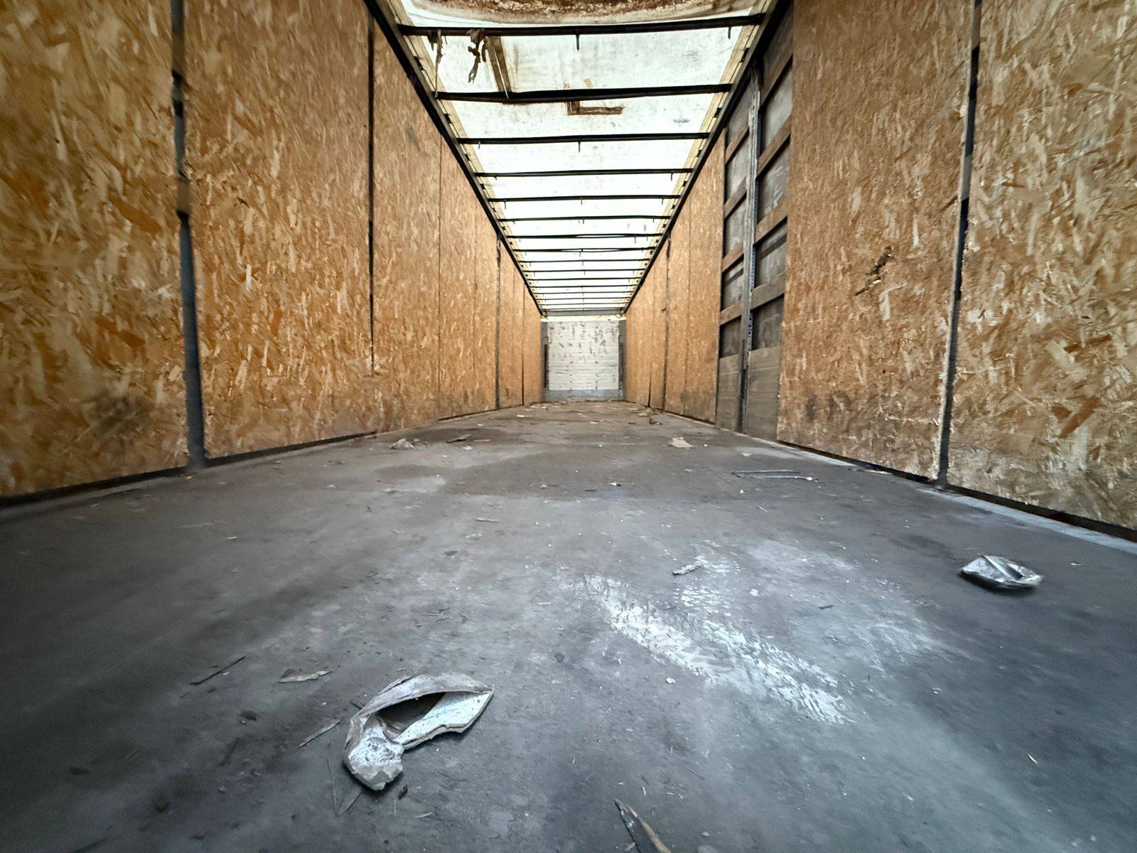 SCHMITZ Шторно-бортовой 9084, 2016 года в лизинг