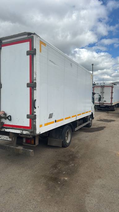 ISUZU NPR75LK