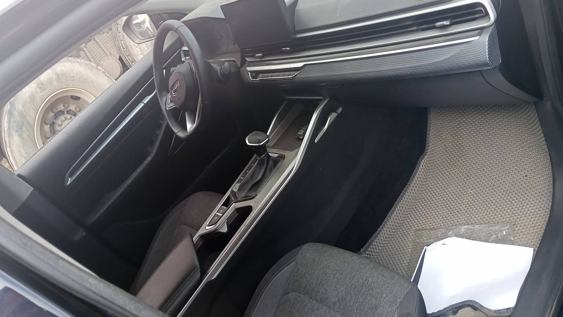 Geely Emgrand,  180 000 км, 2023 года в лизинг