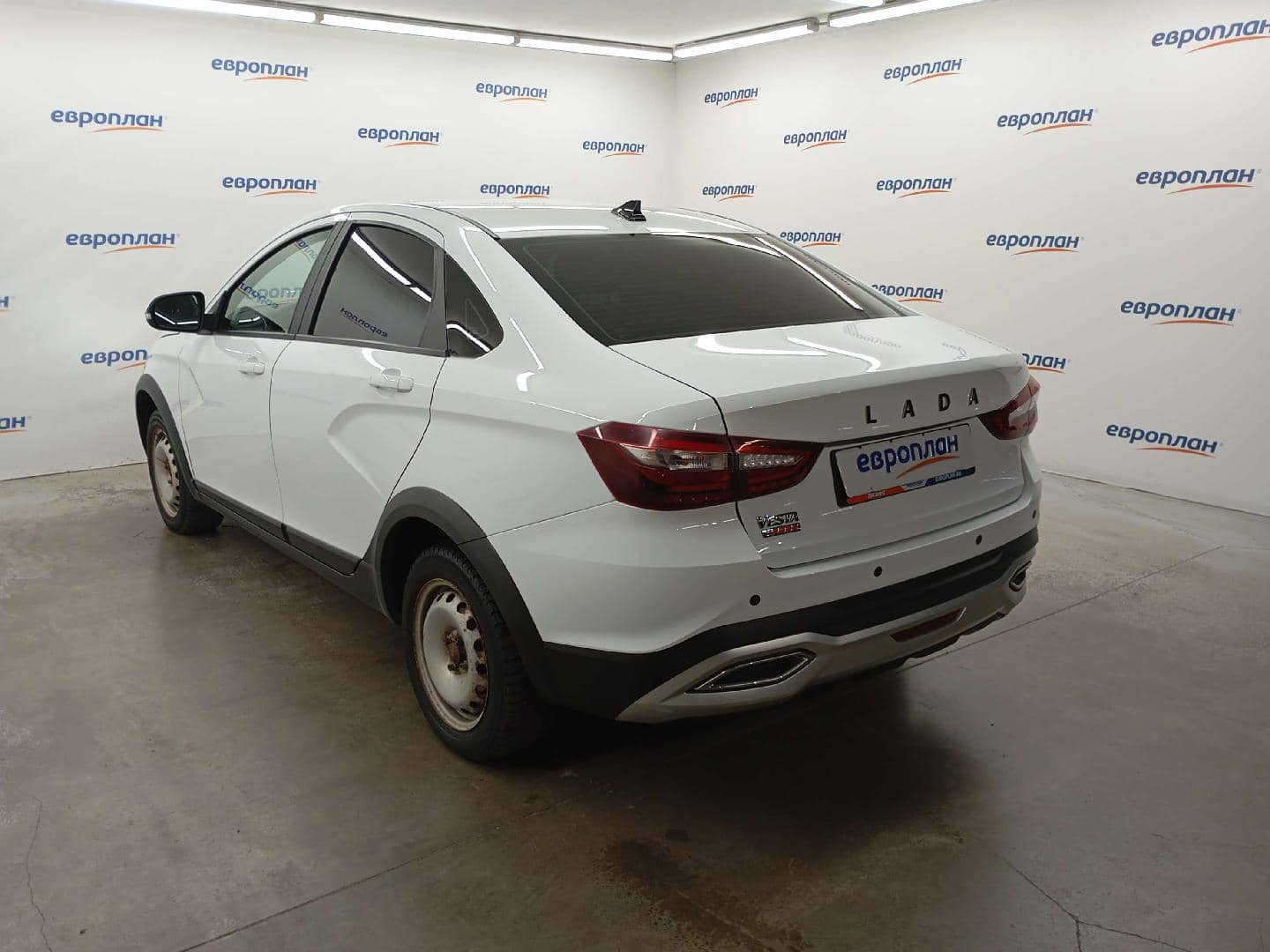 Lada Vesta Кросс,  84 000 км, 2023 года в лизинг