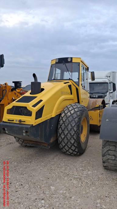 BOMAG BW215D-40