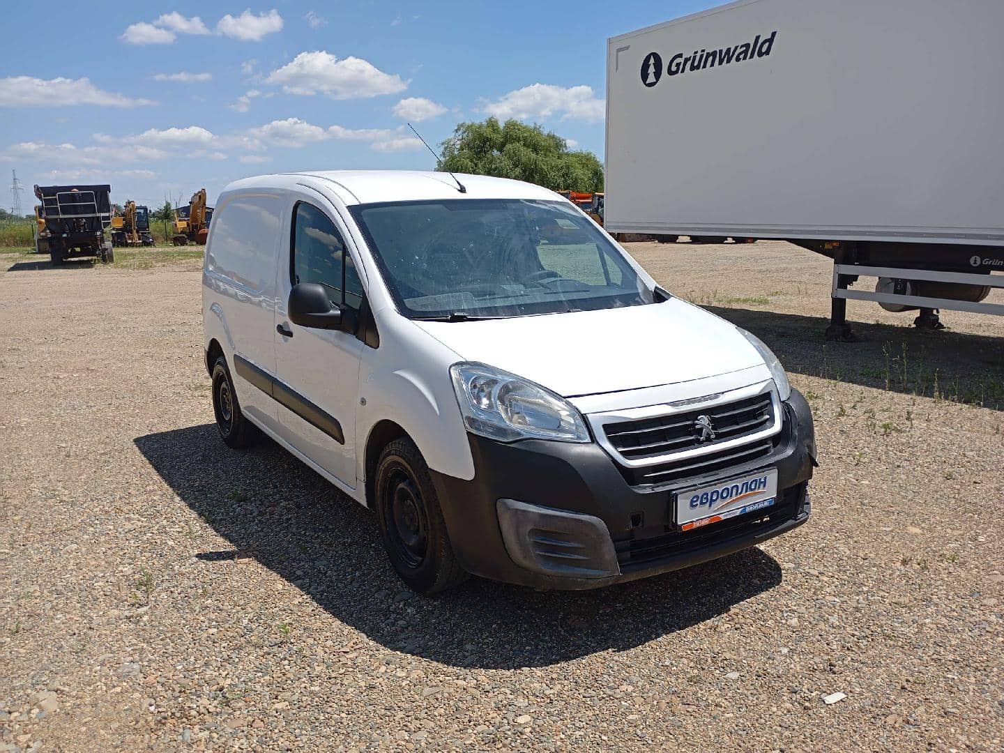 Peugeot Partner,  259 380 км, 2017 года в лизинг