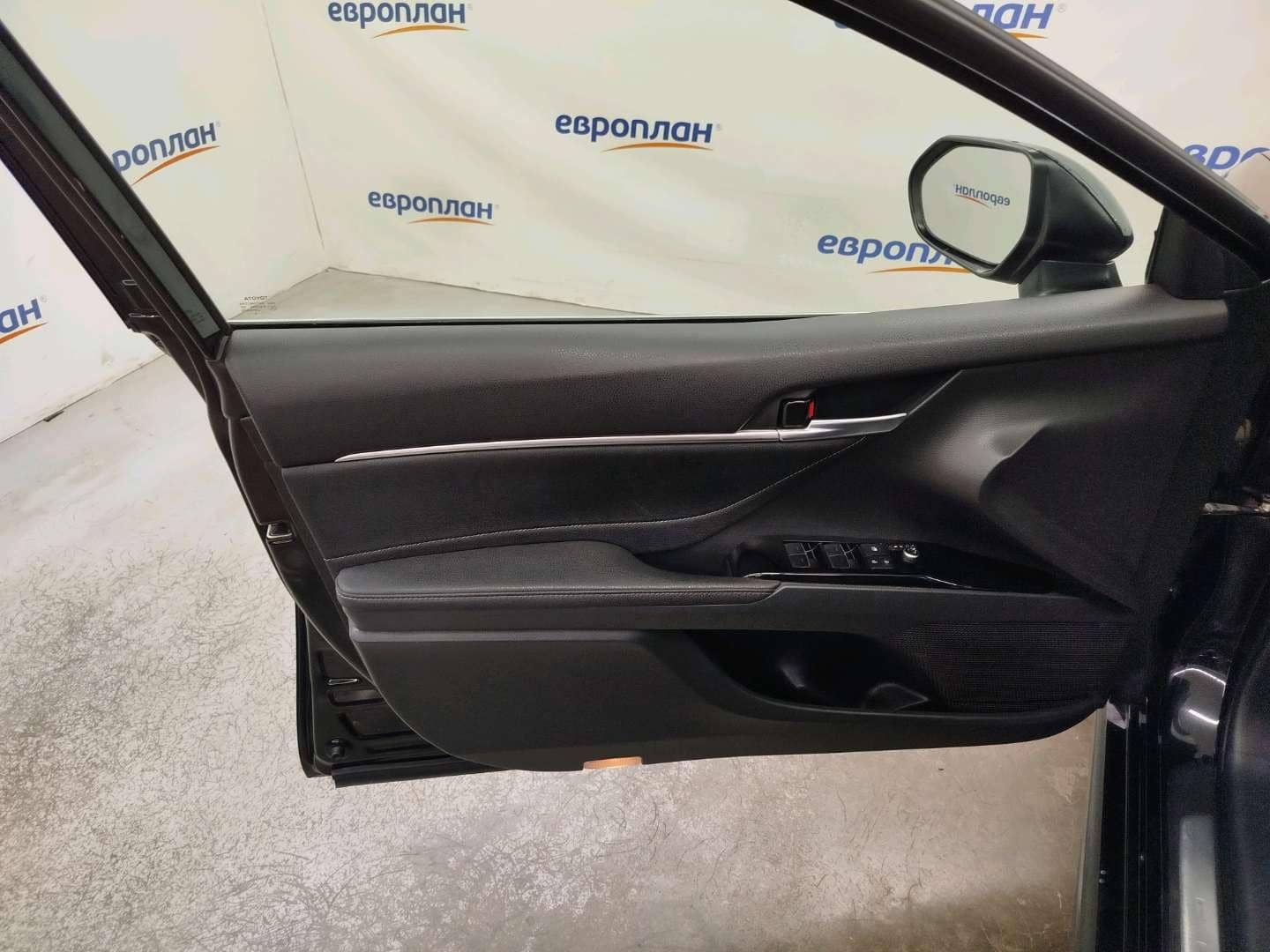 Toyota Camry,  116 756 км, 2023 года в лизинг