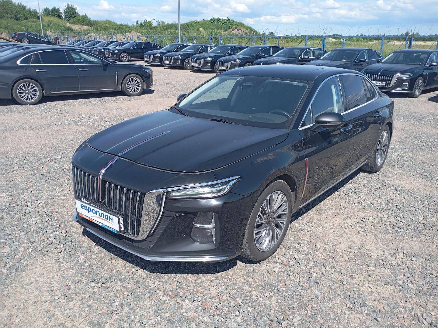 Hongqi H5,  195 364 км, 2024 года в лизинг