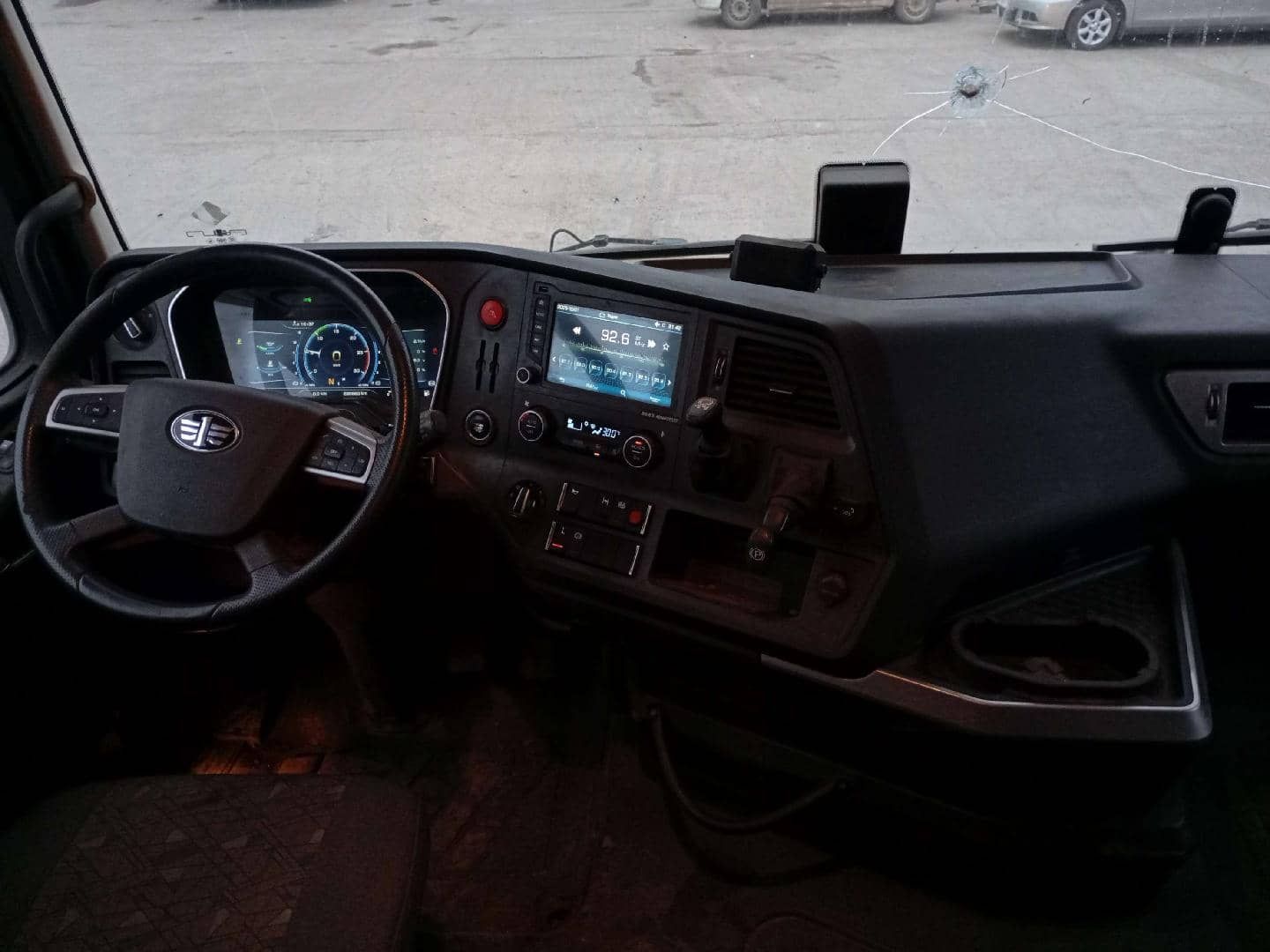FAW CA4180P77K25E5 4x2,  288 883 км, 2024 года в лизинг