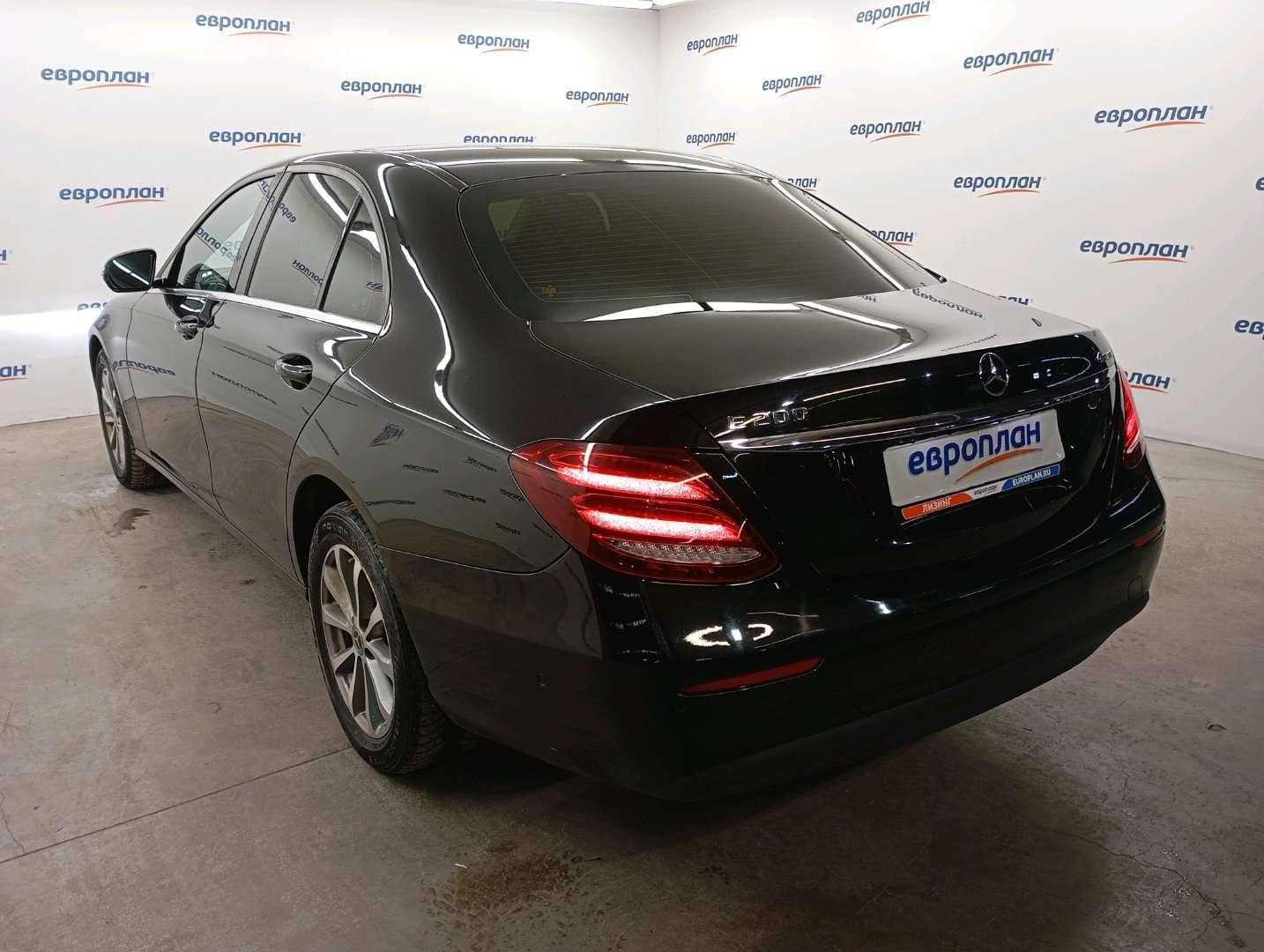 Mercedes-Benz E седан,  184 303 км, 2020 года в лизинг