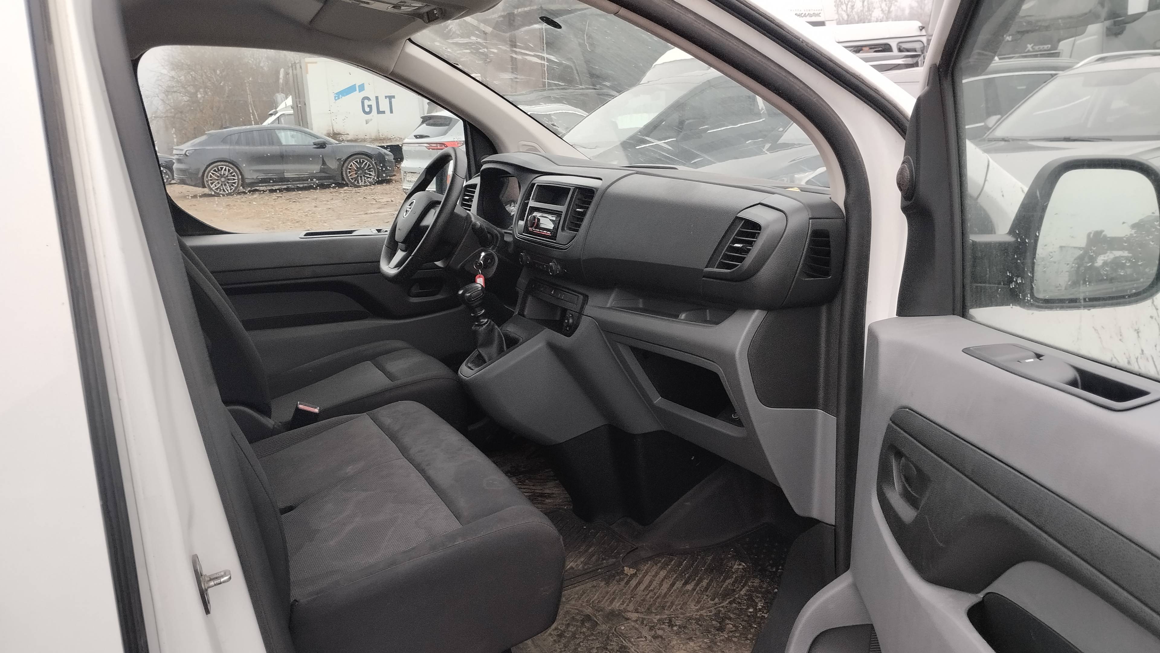 Opel Vivaro,  293 176 км, 2021 года в лизинг