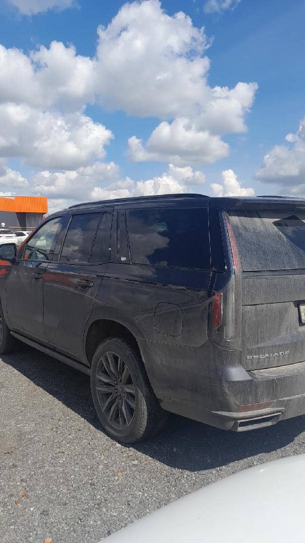 Cadillac Escalade,  13 500 км, 2023 года в лизинг