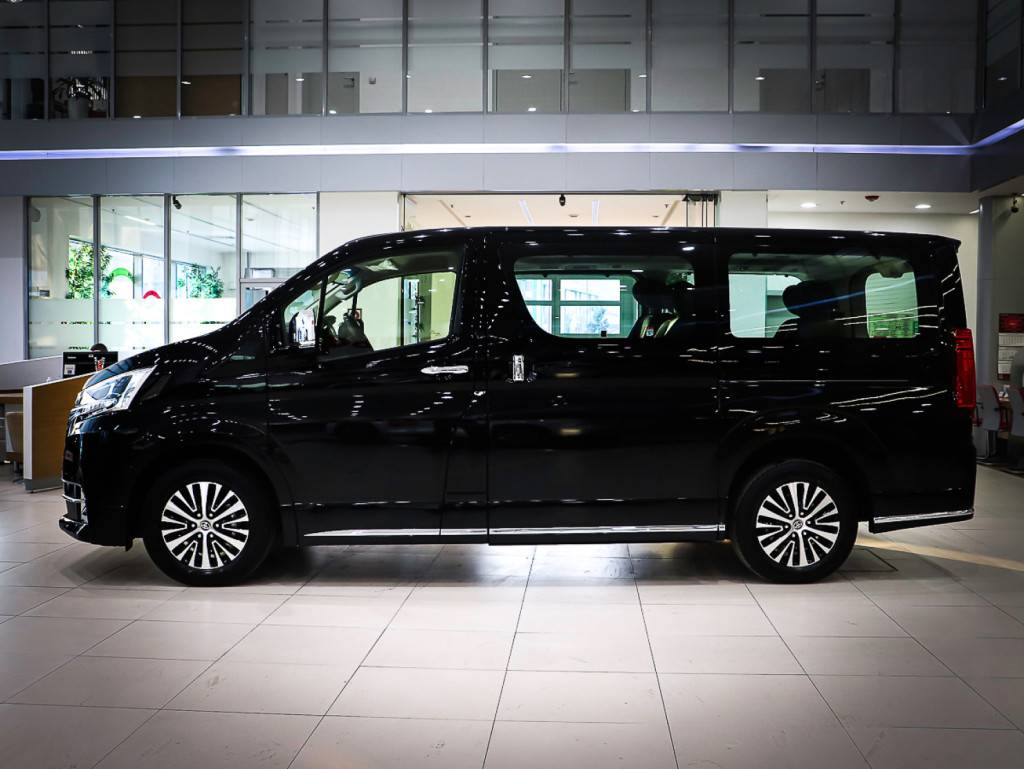 Toyota Granvia Premium 3.5 AT