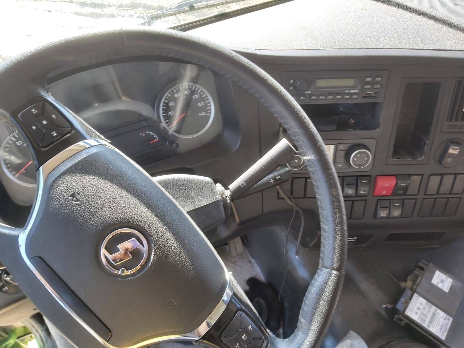 Shacman SX32586R384C,  245 000 км, 2022 года в лизинг