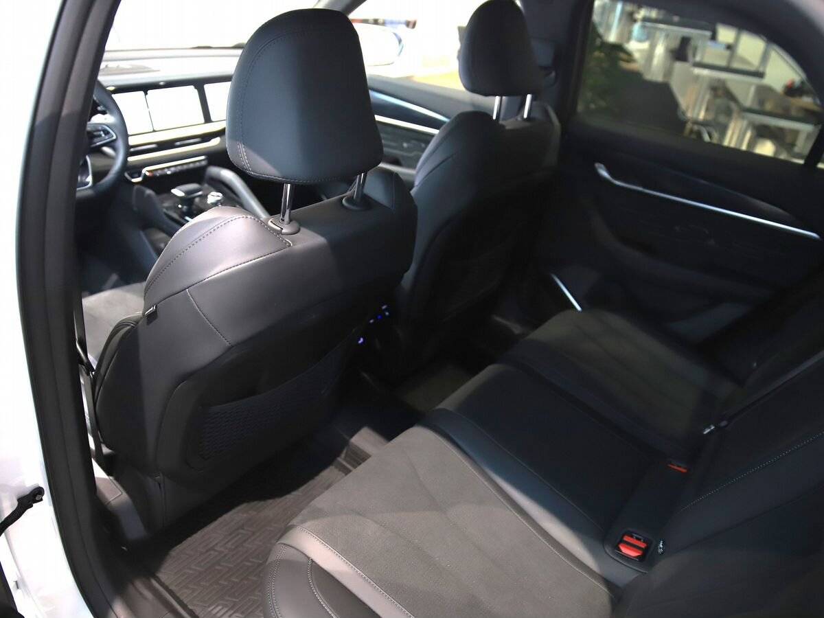 Geely Monjaro Flagship 2.0T (238 hp) 8AT 4WD