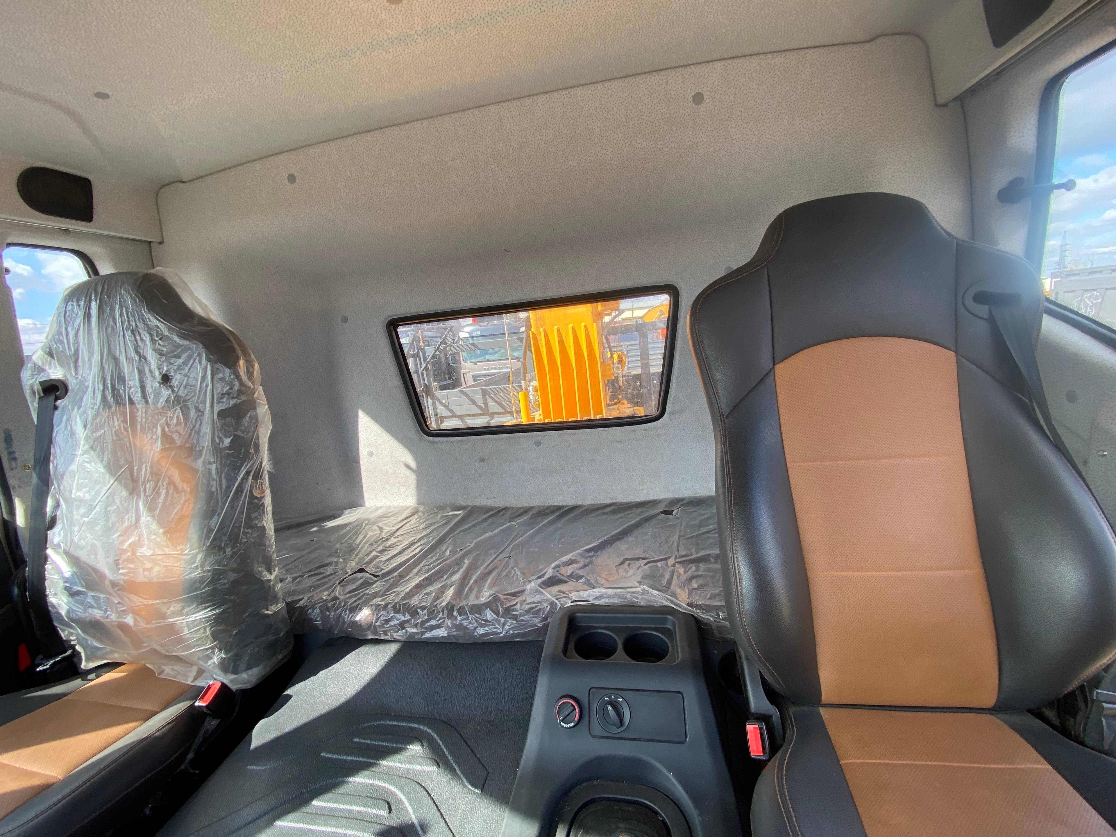 FAW CA3250P66K24L1TE5 6x6,  20 024 км, 2024 года в лизинг