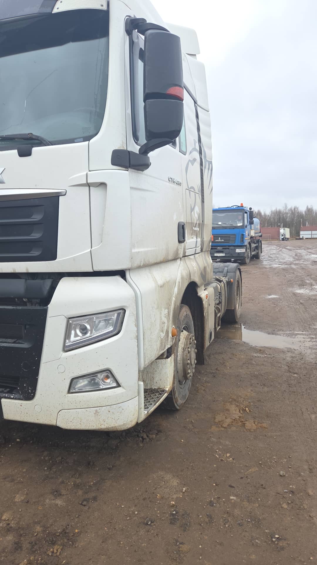 Sitrak C7H 4x2 ZZ4186V361HE,  394 858 км, 2023 года в лизинг