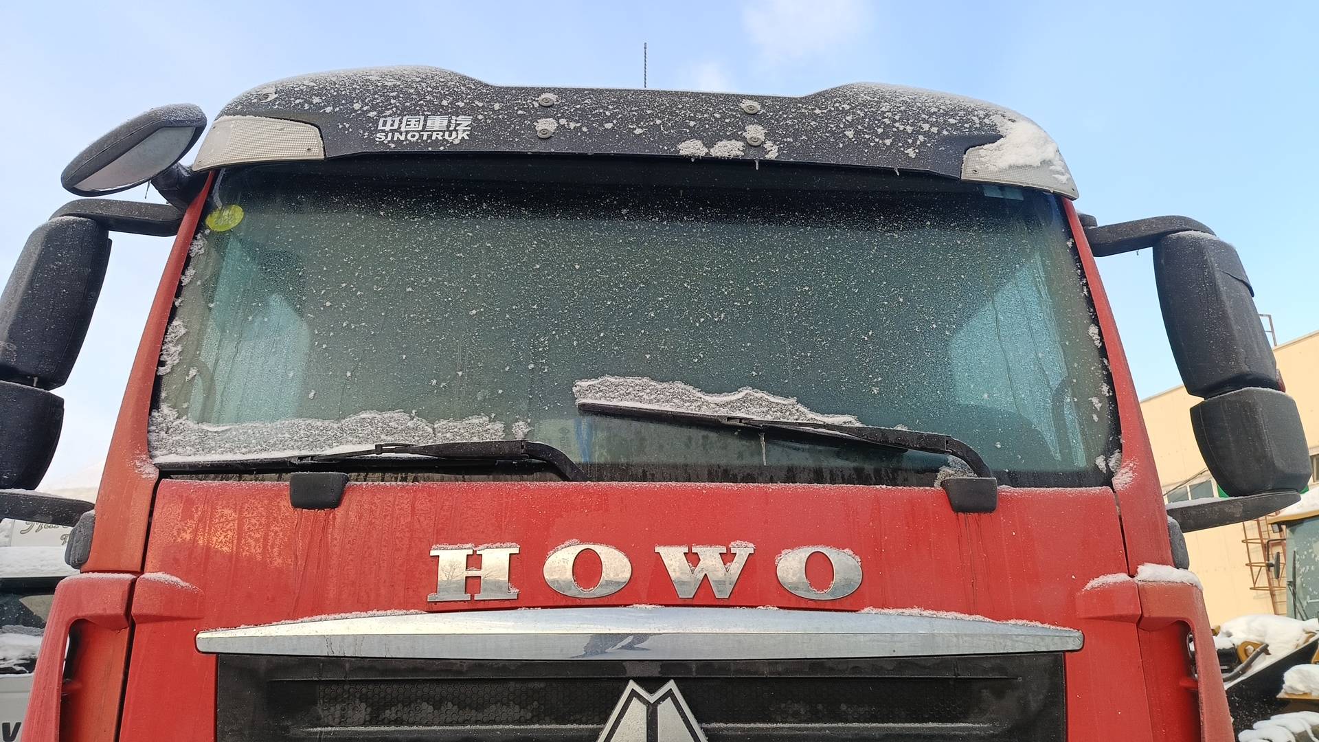 HOWO ZZ3317V386GE1 8х4,  250 131 км, 2022 года в лизинг